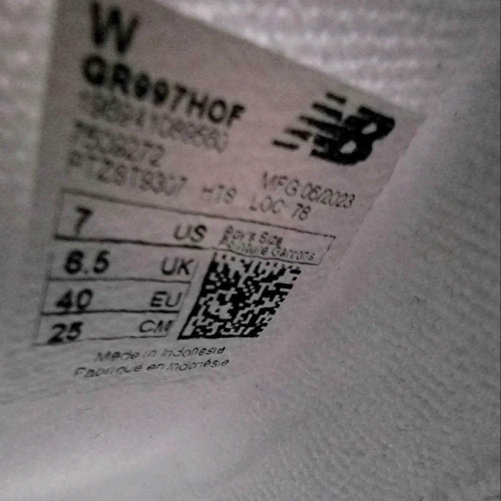 Men/Big Kid Size 7 Moonbeam/Team Royal New Balance 997H. New Without Tags/Box